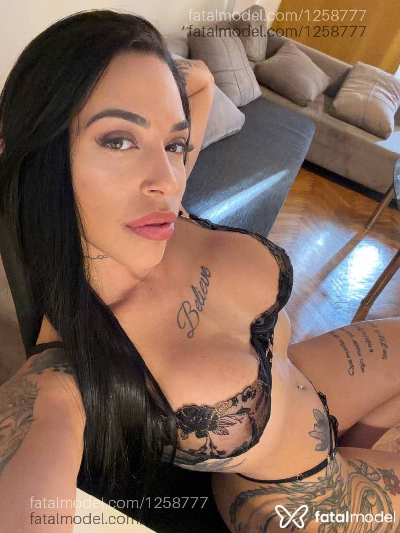 Acompanhante mulher morena (o) de olhos verdes - Fernanda