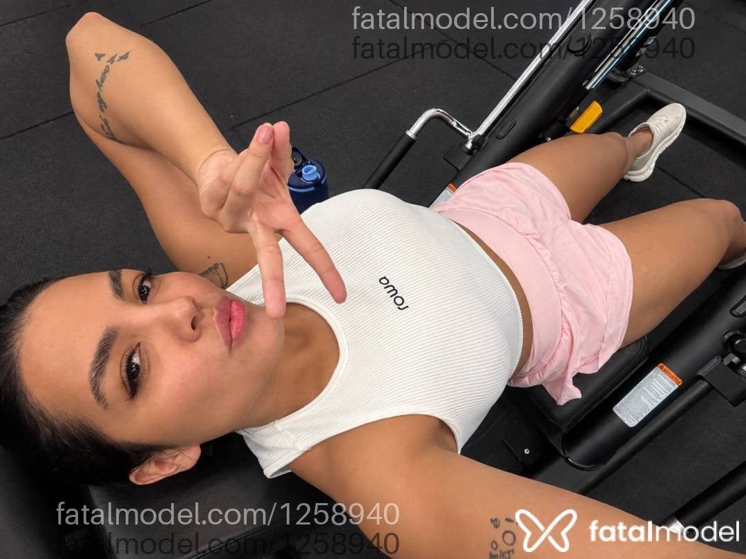 Acompanhante mulher morena (o) de olhos pretos - Fernanda Andrade