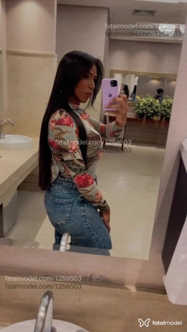Acompanhante mulher trans com cabelo castanho de olhos castanhos em Belo Horizonte - Jhennifer Mansur