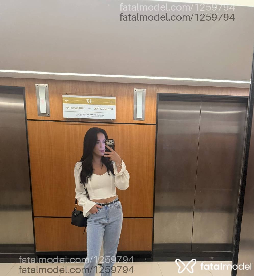 Acompanhante mulher com cabelo castanho de olhos castanhos - Lara Freitas