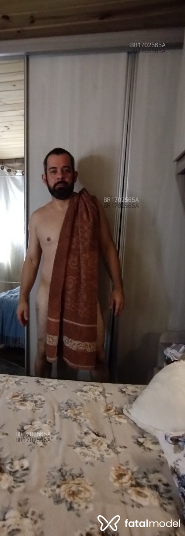 Acompanhante homem com cabelo grisalho de olhos castanhos em Porto Alegre - Eduardo