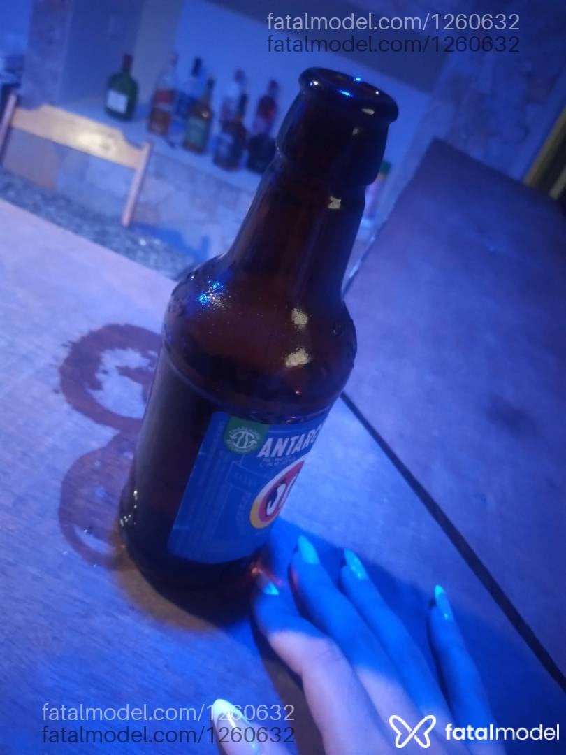 Acompanhante mulher com cabelo colorido de olhos castanhos em Paranavaí - Tati Paranaense