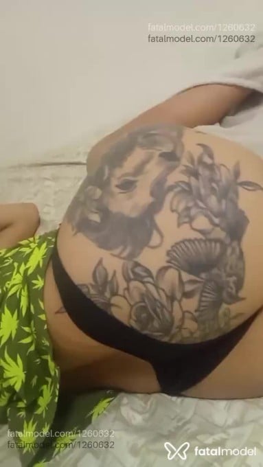 Acompanhante mulher com cabelo colorido de olhos castanhos em Paranavaí - Tati Paranaense