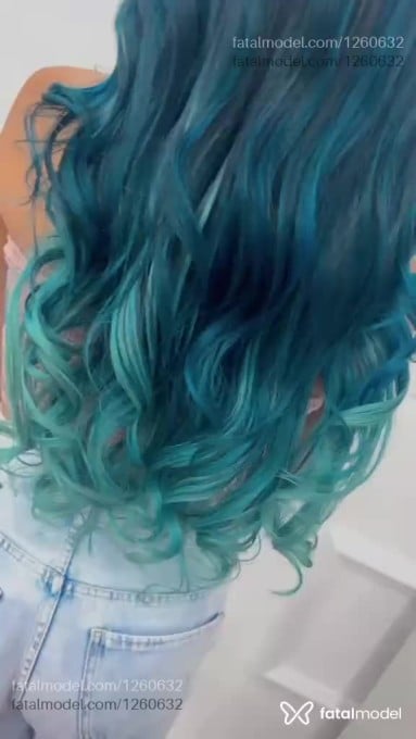 Acompanhante mulher com cabelo colorido de olhos castanhos em Paranavaí - Tati Paranaense