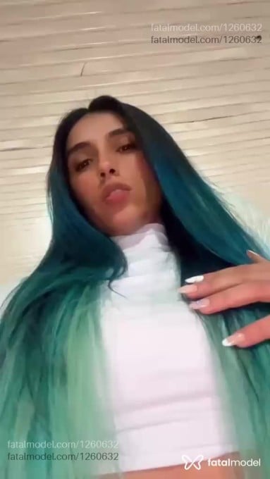 Acompanhante mulher com cabelo colorido de olhos castanhos em Paranavaí - Tati Paranaense