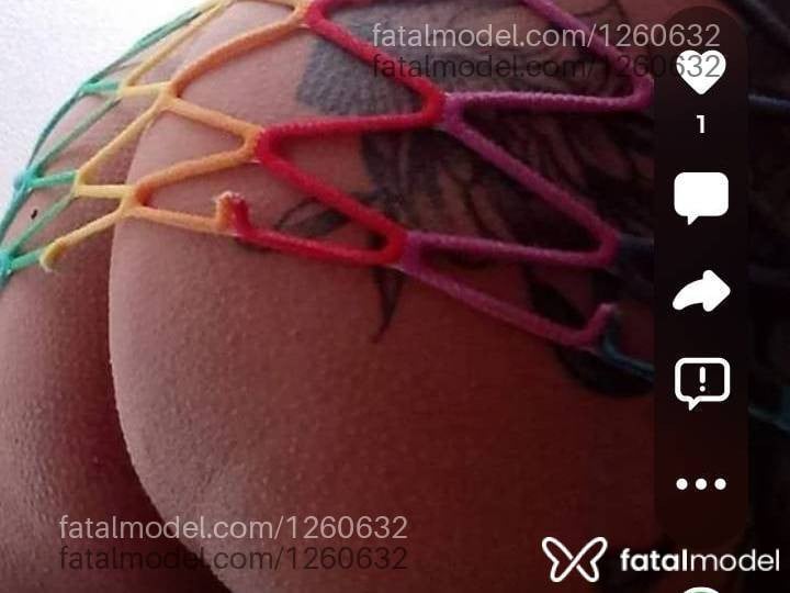 Acompanhante mulher com cabelo colorido de olhos castanhos em Arapongas - Tati Paranaense
