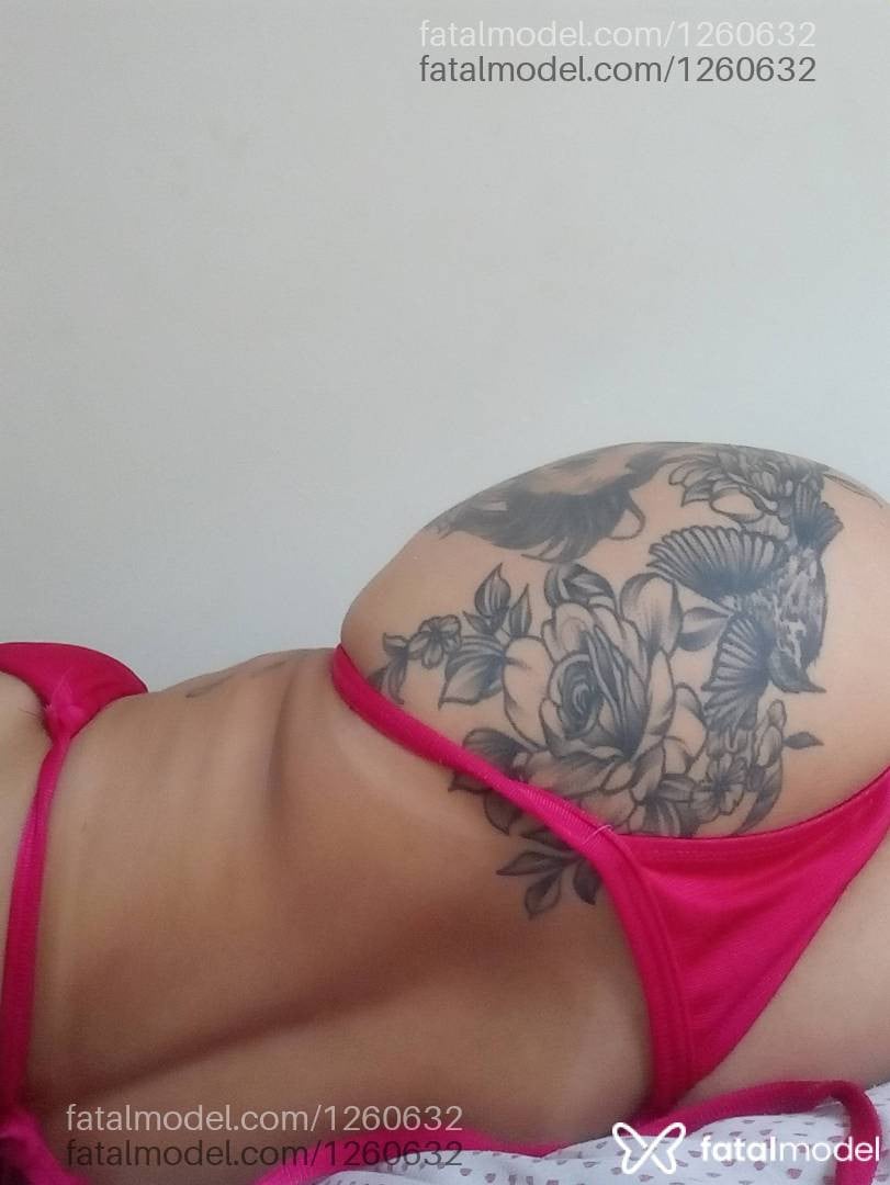 Acompanhante mulher com cabelo colorido de olhos castanhos em Paranavaí - Tati Paranaense