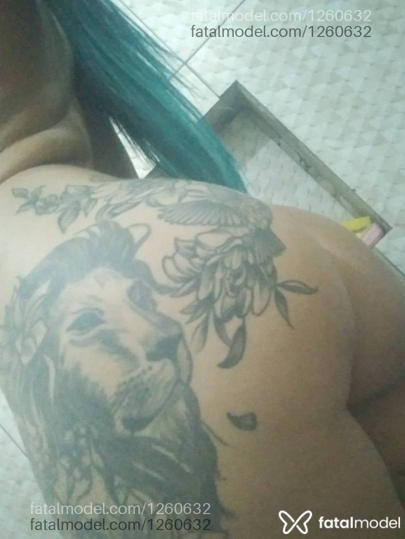 Acompanhante mulher com cabelo colorido de olhos castanhos em Rolândia - Tati Paranaense