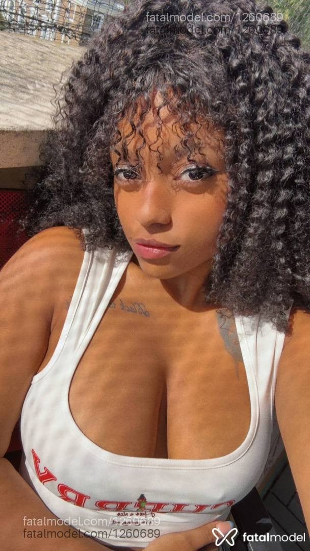 Acompanhante mulher com cabelo castanho de olhos castanhos em São Paulo - Vicky Menage