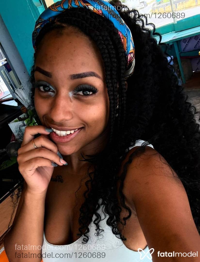 Acompanhante mulher com cabelo castanho de olhos castanhos em São Paulo - Vicky Menage