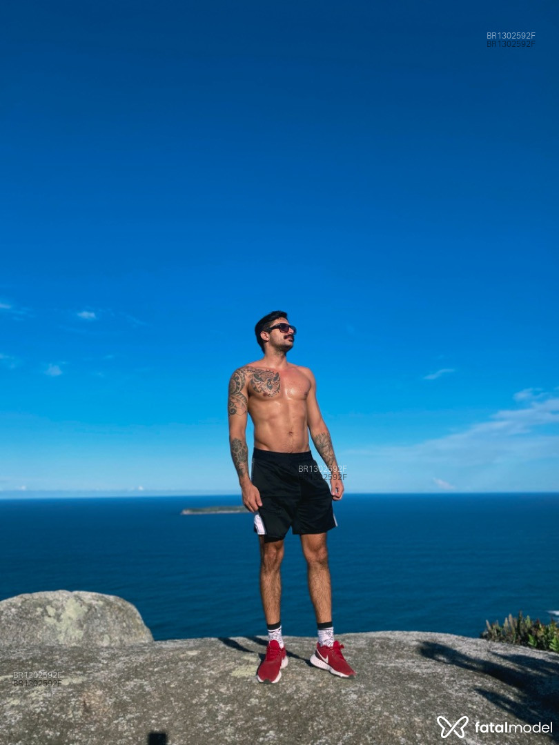 Acompanhante homem morena (o) de olhos castanhos em Florianópolis - Henrique