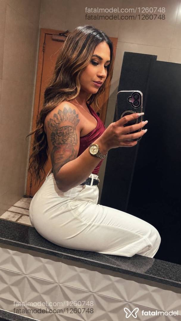 Acompanhante mulher morena (o) de olhos castanhos - Thifany