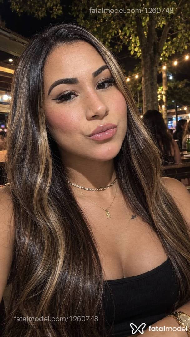 Acompanhante mulher morena (o) de olhos castanhos - Thifany
