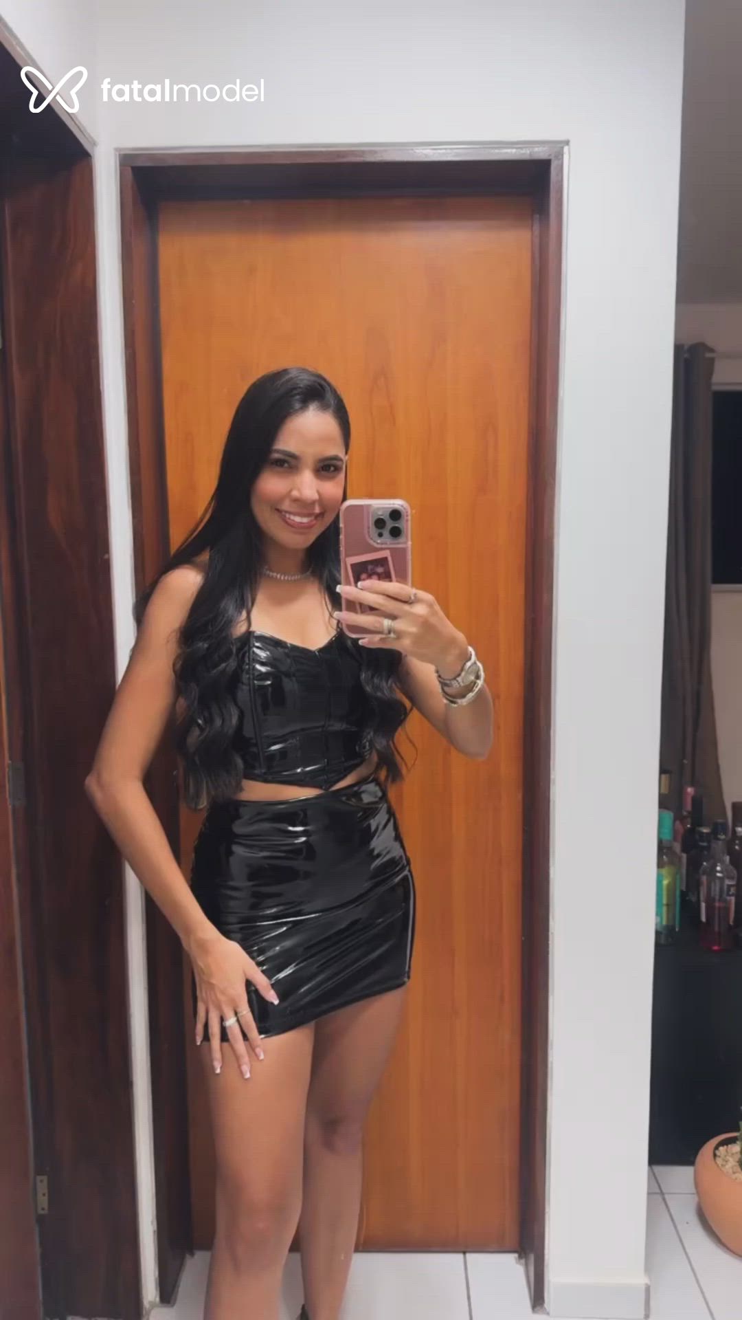 Acompanhante mulher morena (o) de olhos castanhos - Camila Veloso
