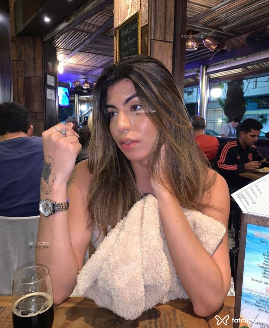 Acompanhante mulher trans morena (o) de olhos castanhos em Rio de Janeiro - Maya Menezes