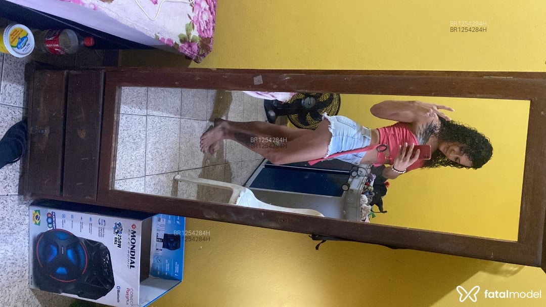 Acompanhante homem trans com cabelo castanho de olhos castanhos em Governador Valadares Acompanhante homem trans com cabelo castanho de olhos castanhos em Governador Valadares - Paola Caldeira