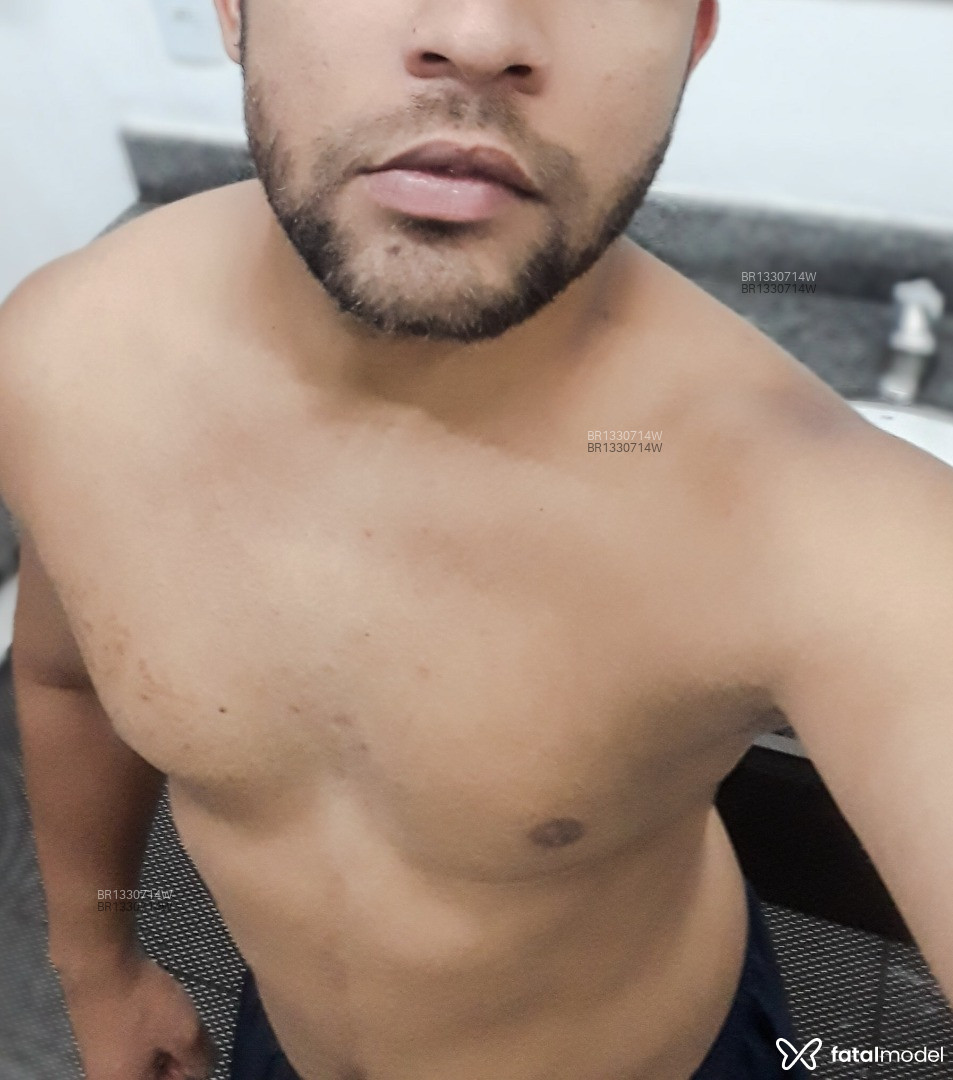 Acompanhante homem morena (o) de olhos castanhos em Rio de Janeiro - Heitor