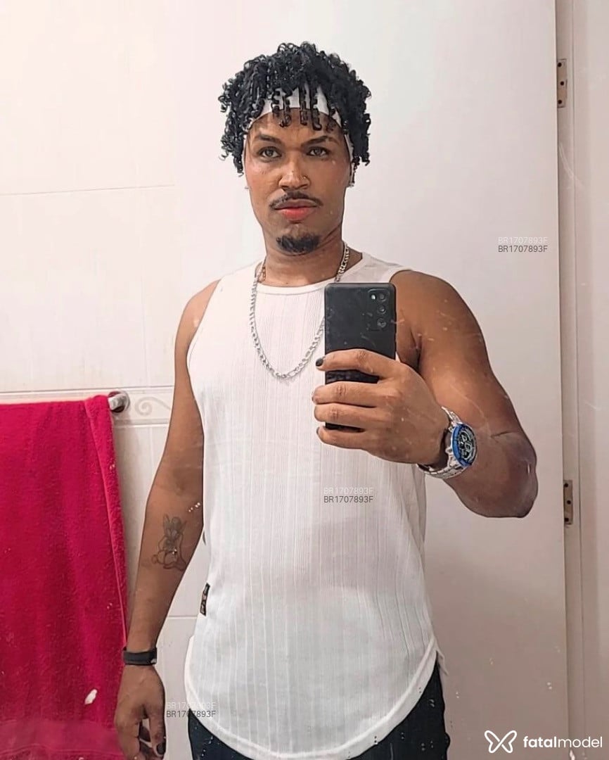 Acompanhante homem morena (o) de olhos pretos em Virtual - BlackRJ