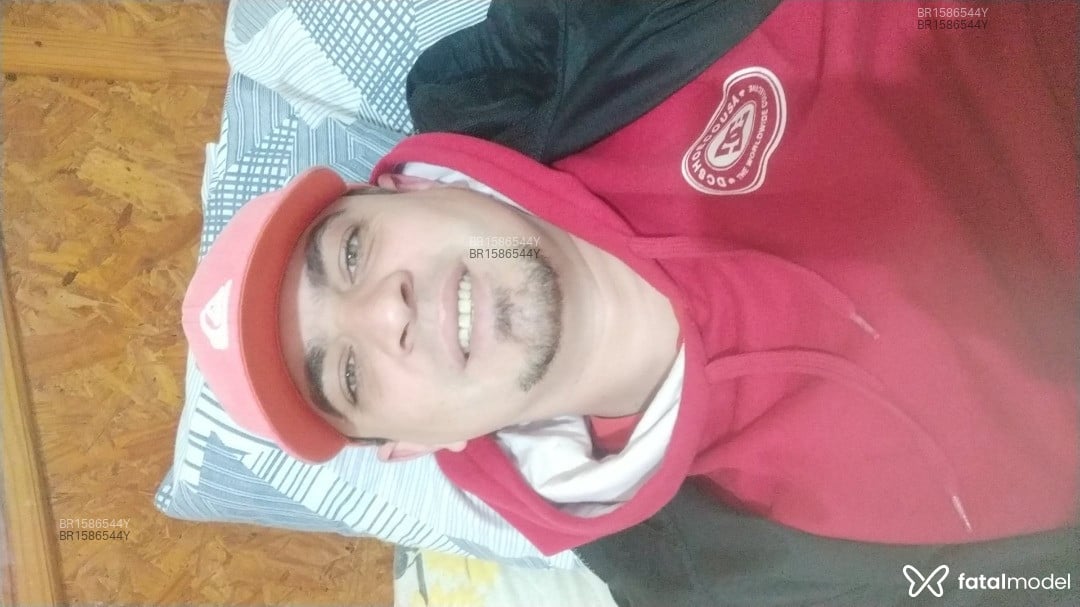 Acompanhante homem com cabelo castanho de olhos verdes em Florianópolis - Hunter Dominus