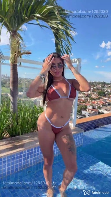 Acompanhante mulher com cabelo castanho de olhos pretos em Andradina - Alanah
