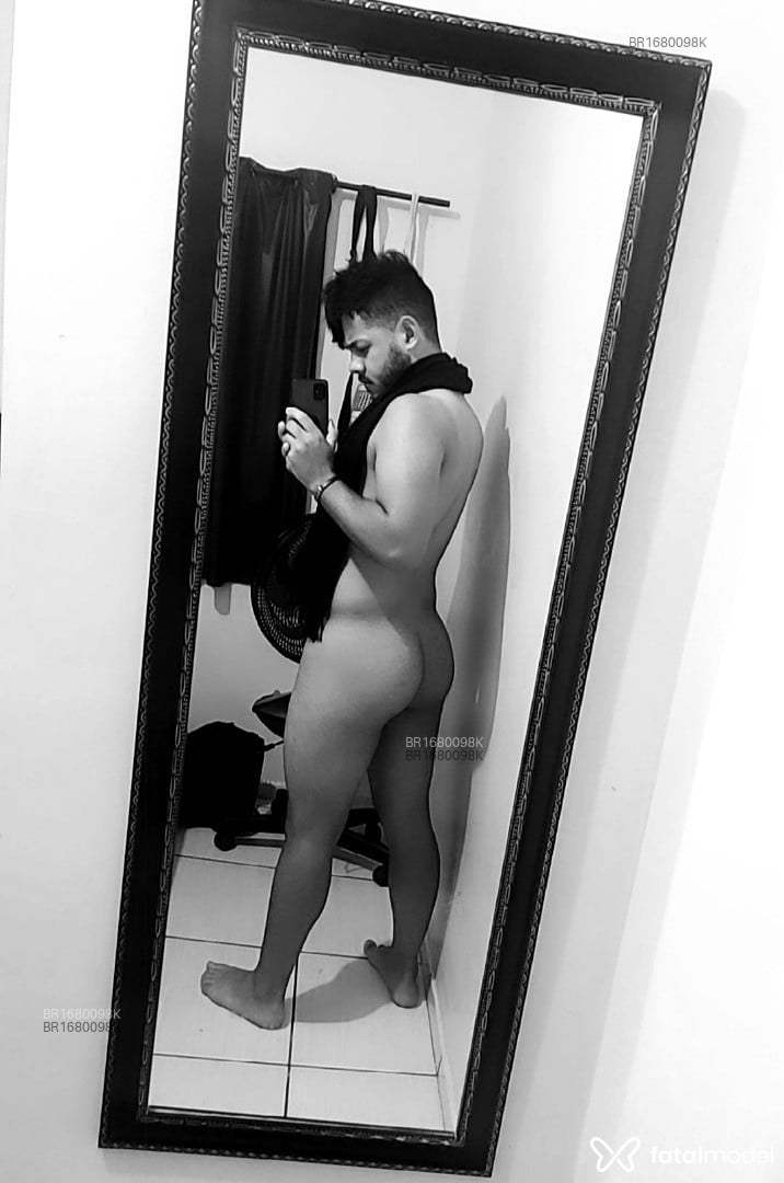 Acompanhante homem morena (o) de olhos pretos em Cascavel - Mateo