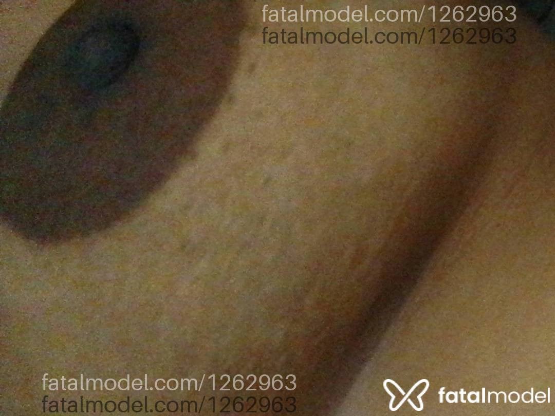 Acompanhante mulher com cabelo castanho de olhos castanhos - Piment
