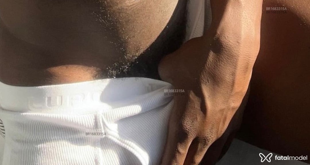 Acompanhante homem morena (o) de olhos castanhos em Marília - Farias