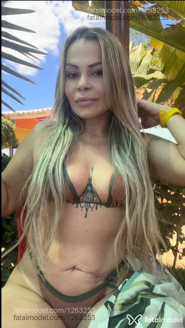 Acompanhante mulher loira (o) de olhos castanhos - Eduarda Ferraz