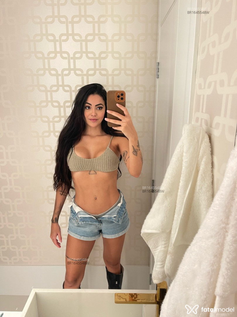 Acompanhante mulher morena (o) de olhos pretos em Balneário Camboriú - Aninha