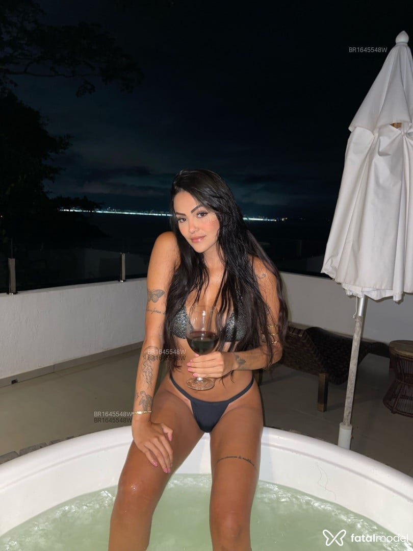 Acompanhante mulher morena (o) de olhos pretos em Balneário Camboriú - Aninha