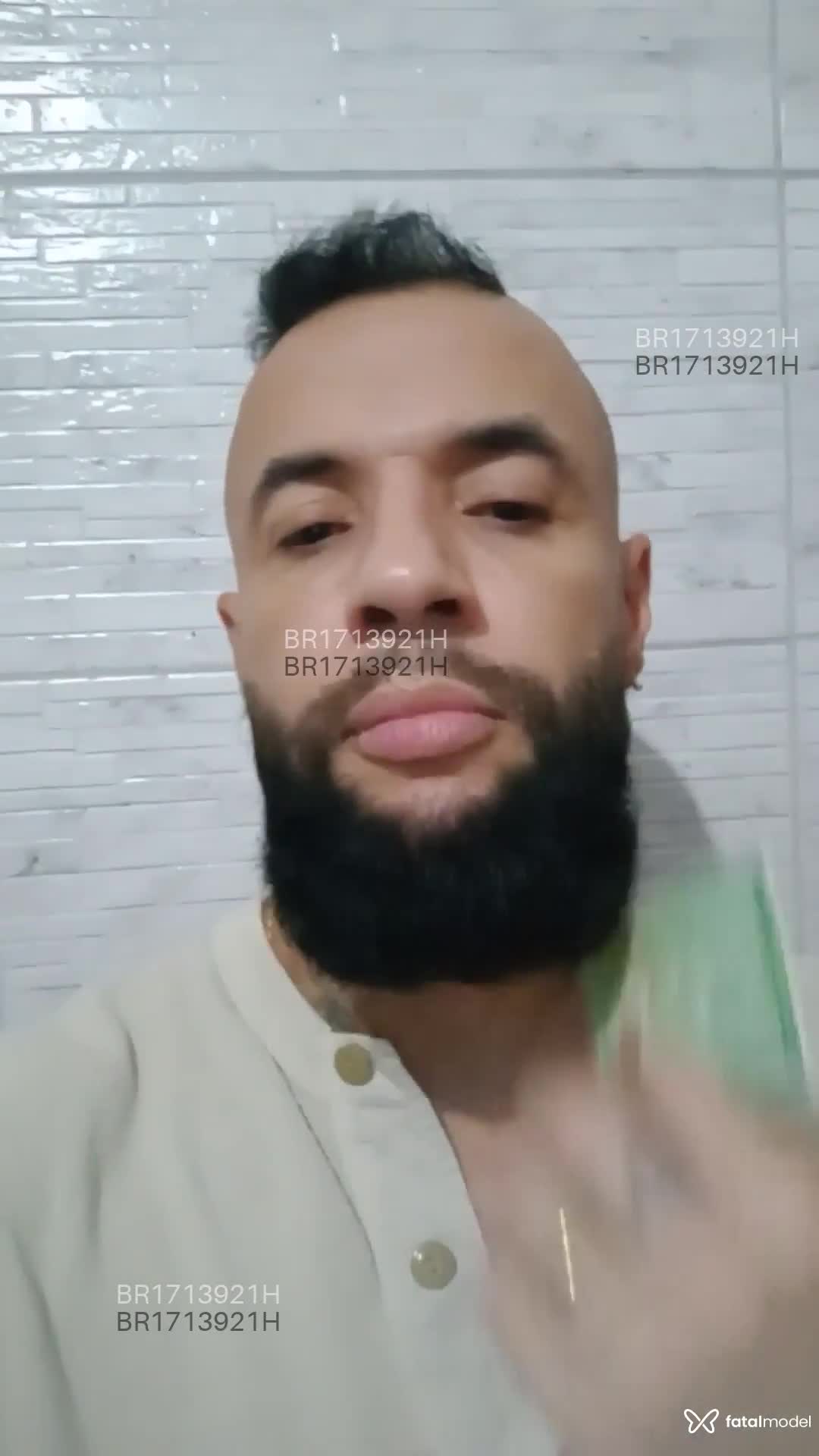 Acompanhante homem com cabelo castanho de olhos castanhos - Márciopittbull Acompanhante homem com cabelo castanho de olhos castanhos - Márciopittbull