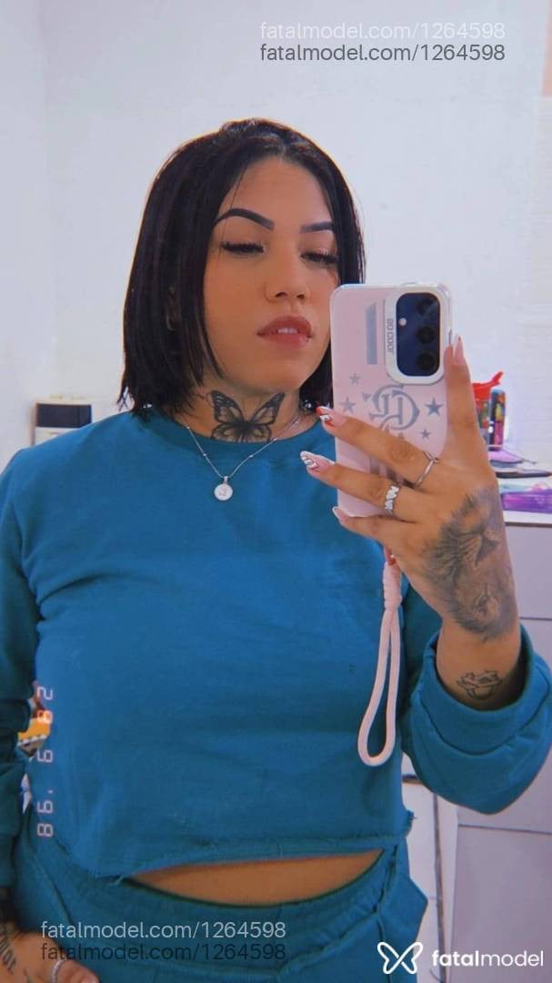 Acompanhante mulher ruiva (o) de olhos castanhos - Gaby Fontinelly