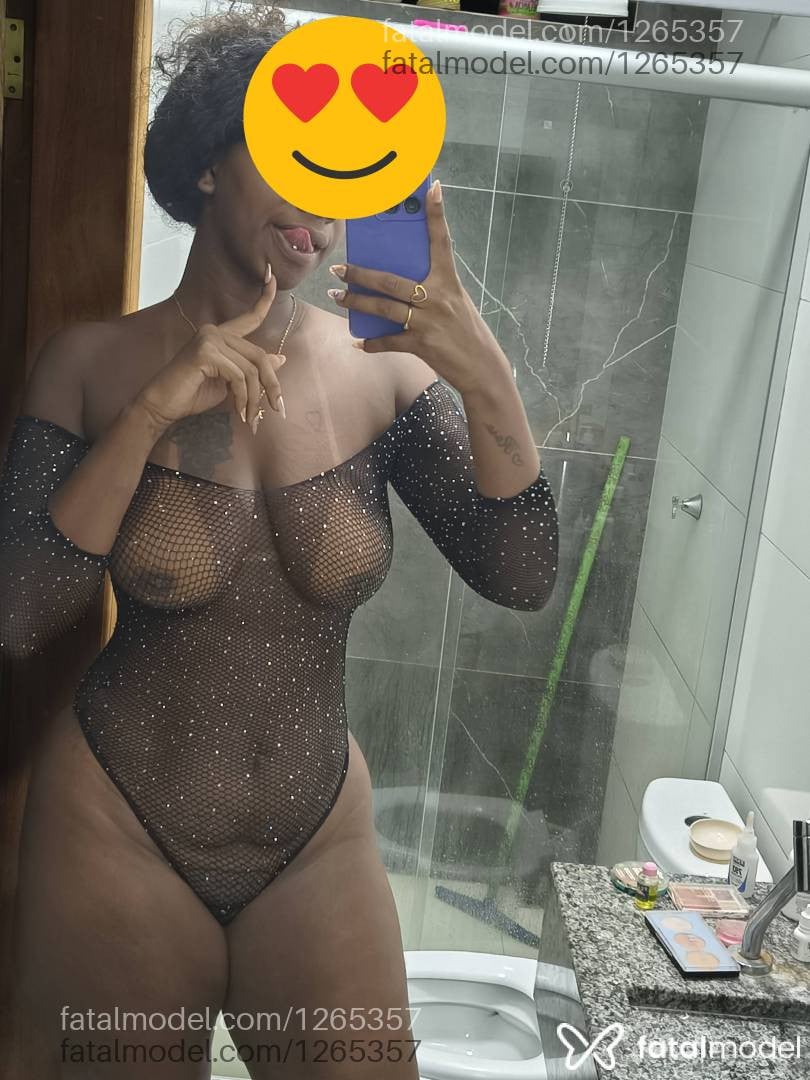 Acompanhante mulher morena (o) de olhos pretos - Isadora