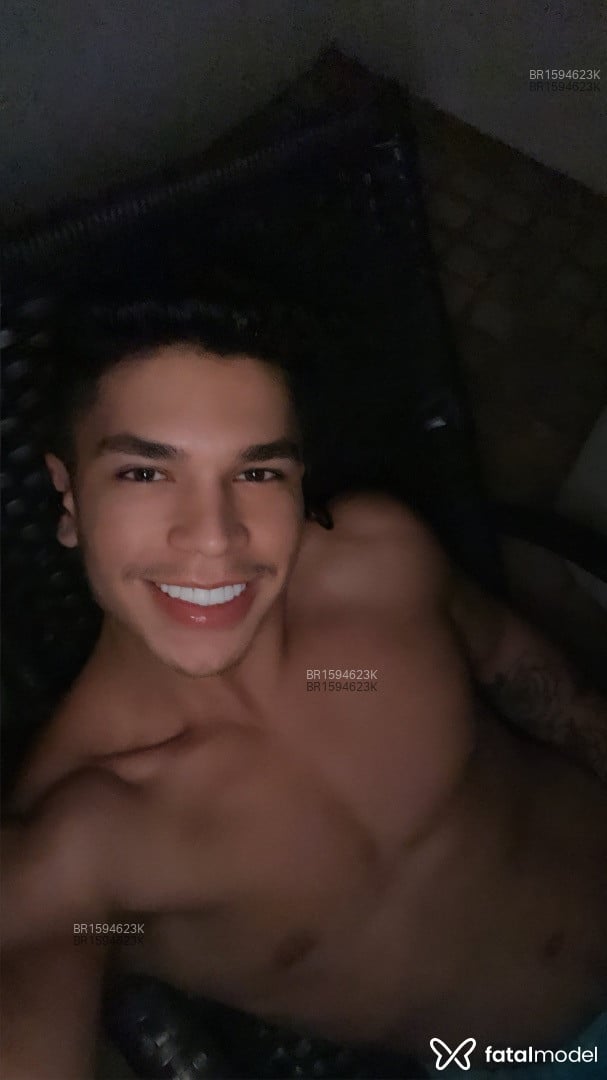 Acompanhante homem morena (o) de olhos castanhos - Pedrinho Acompanhante homem morena (o) de olhos castanhos - Pedrinho
