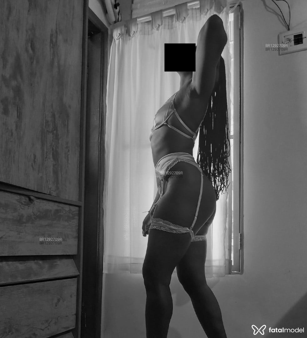 Acompanhante mulher com cabelo castanho de olhos castanhos em Cuiabá - Morena