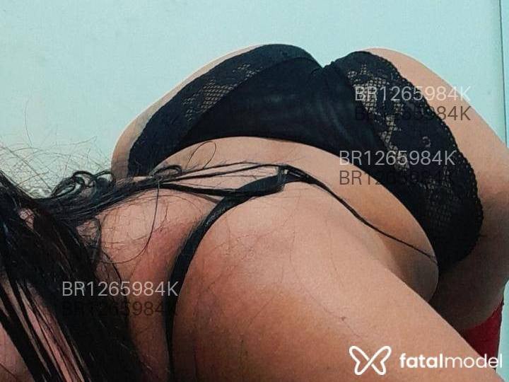 Acompanhante mulher morena (o) de olhos pretos - Morena