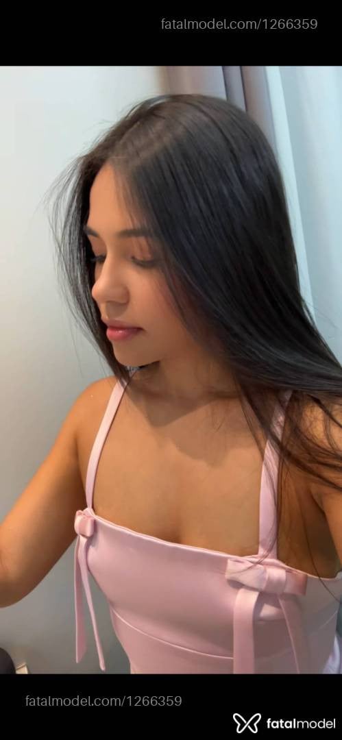 Acompanhante mulher morena (o) de olhos pretos - Laura Pimentel