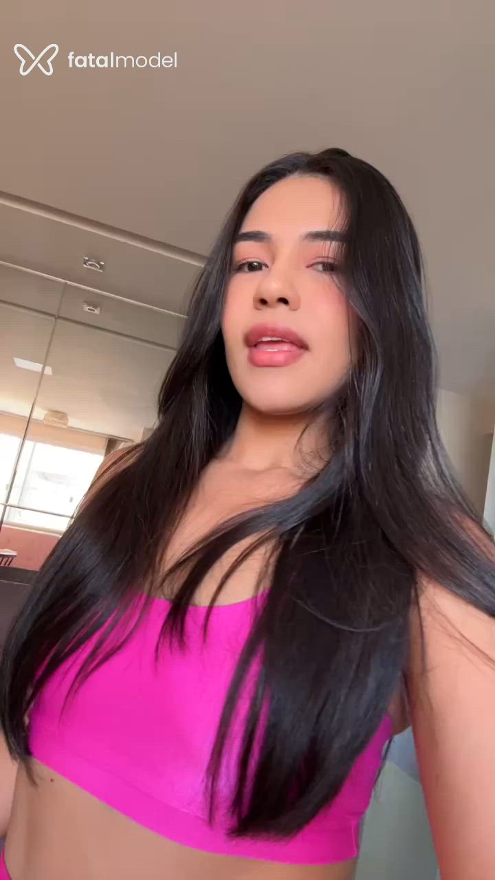 Acompanhante mulher morena (o) de olhos pretos - Laura Pimentel