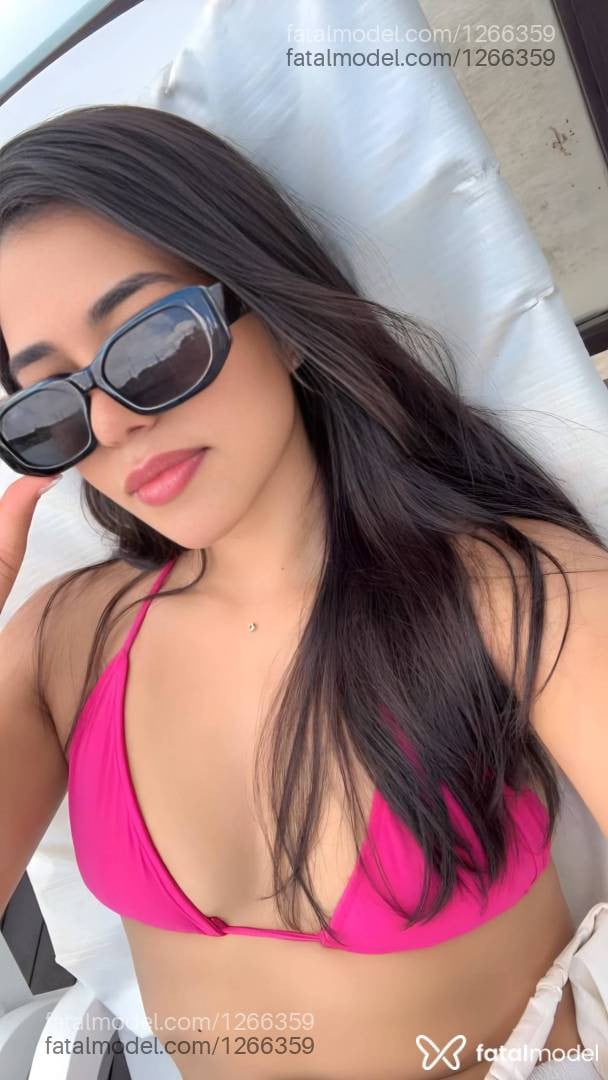 Acompanhante mulher morena (o) de olhos pretos - Laura Pimentel