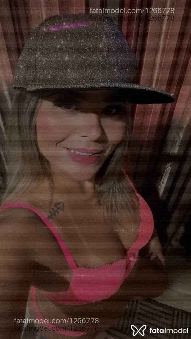 Acompanhante mulher loira (o) de olhos castanhos - Juliana