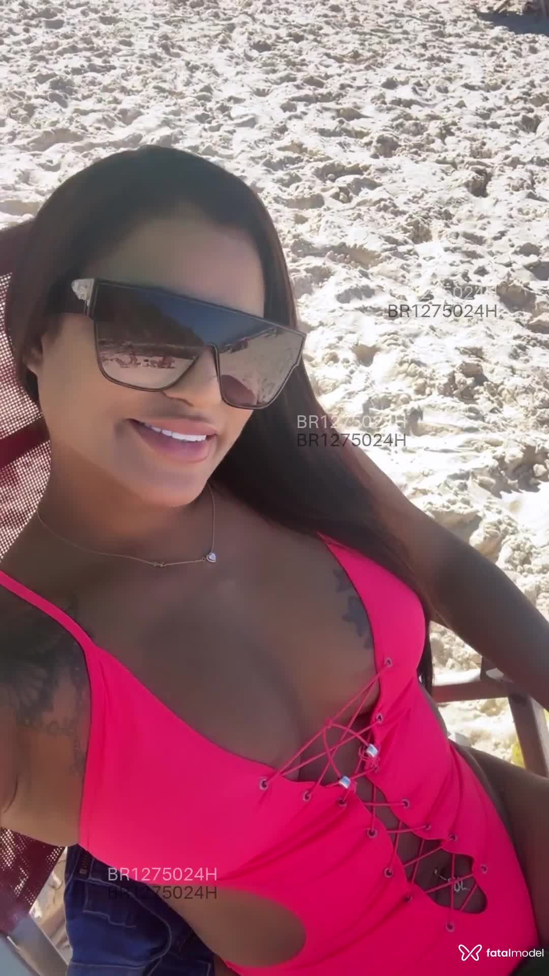 Acompanhante mulher com cabelo castanho de olhos castanhos em Virtual - Estrela Pocahonta