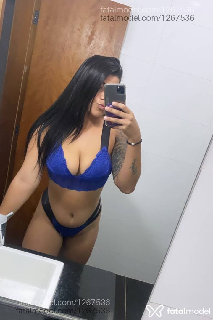 Acompanhante mulher com cabelo castanho de olhos mel em Armação dos Búzios - Júlia Prado