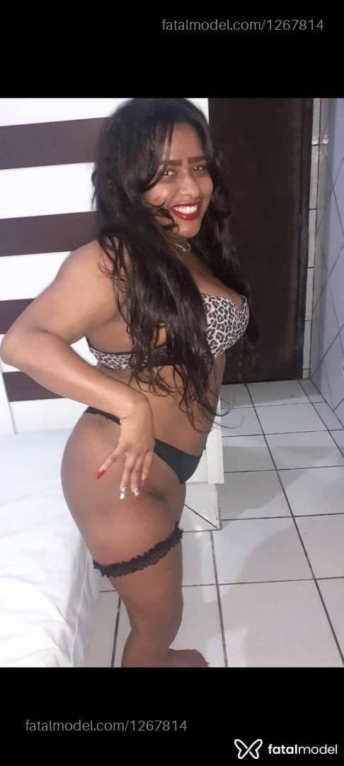 Acompanhante mulher com cabelo castanho de olhos cinza - Bianca