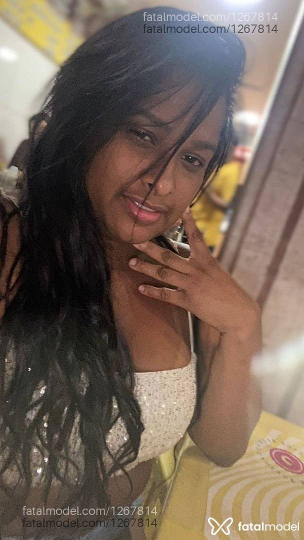 Acompanhante mulher com cabelo castanho de olhos cinza - Bianca