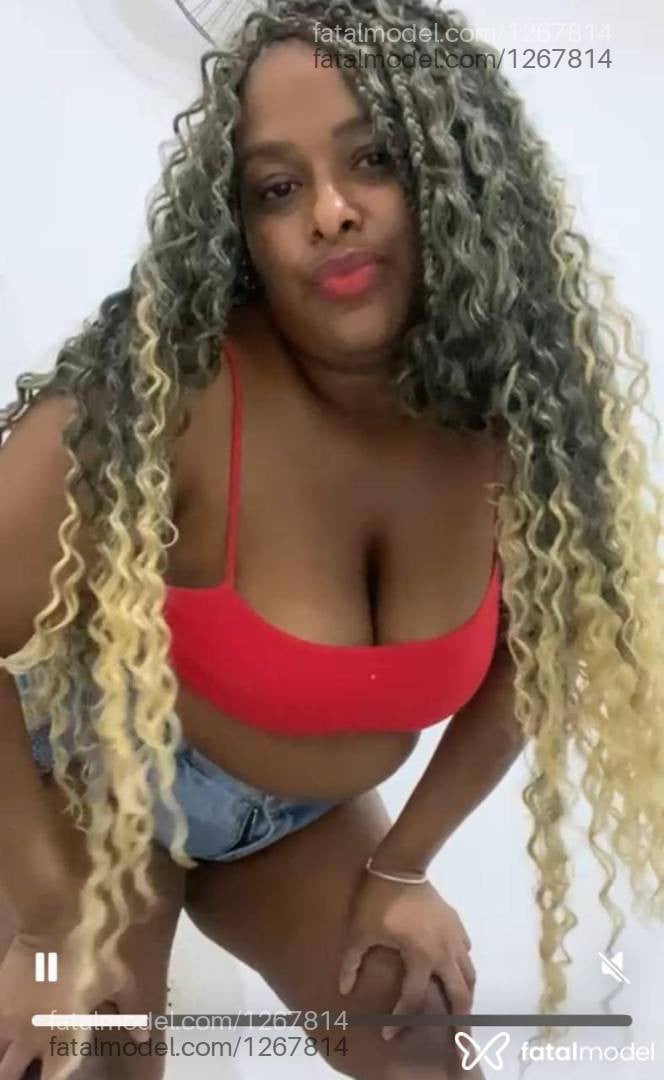 Acompanhante mulher com cabelo castanho de olhos cinza em Feira de Santana Acompanhante mulher com cabelo castanho de olhos cinza em Feira de Santana - Bianca