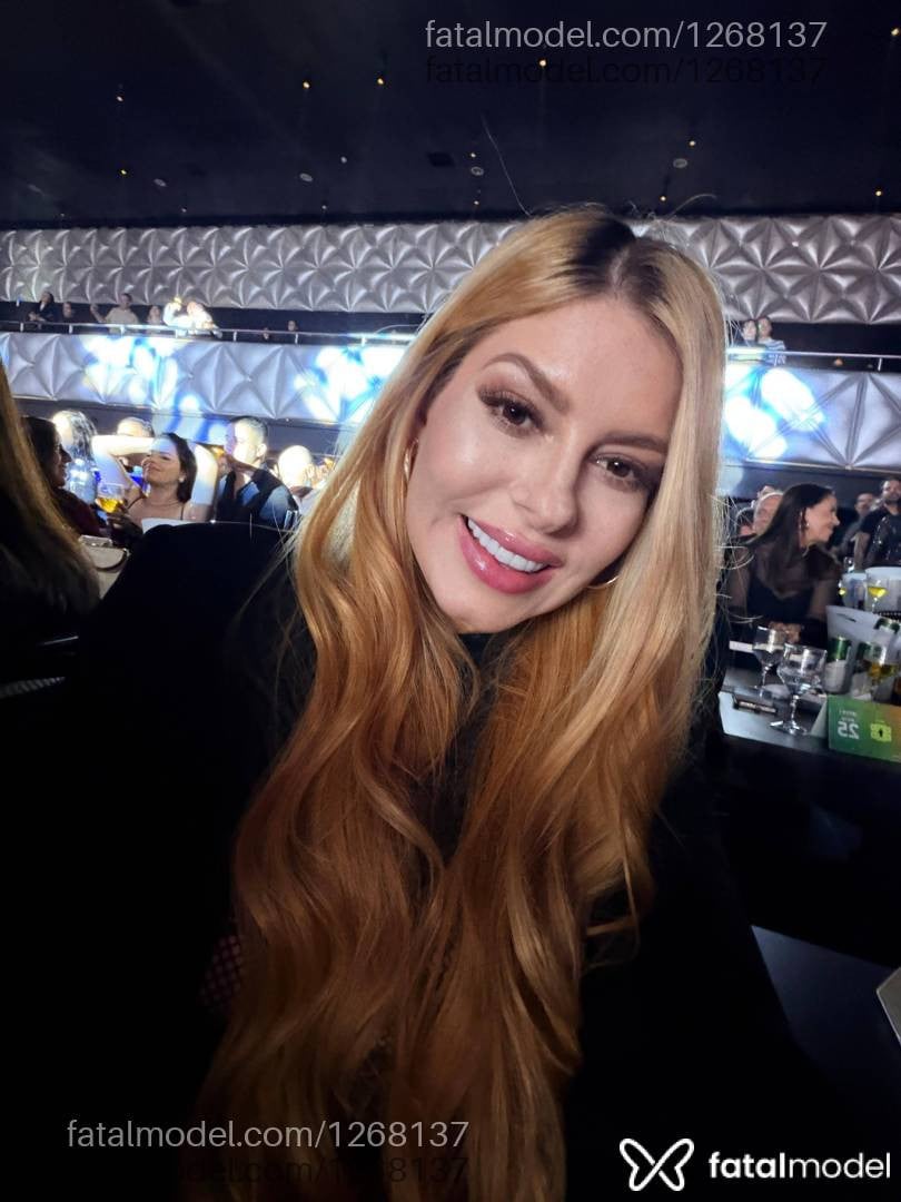 Acompanhante mulher ruiva (o) de olhos castanhos em Santos - Melissa Martins