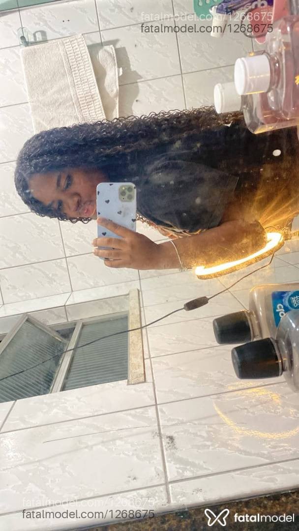 Acompanhante mulher morena (o) de olhos castanhos - Nathalia Oliveira