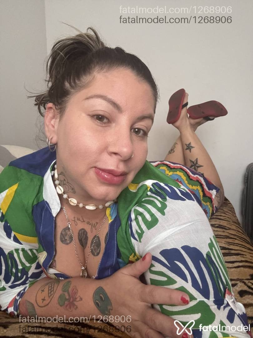 Acompanhante mulher loira (o) de olhos verdes - Laura Valentino Acompanhante mulher loira (o) de olhos verdes - Laura Valentino