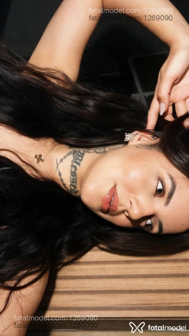 Acompanhante mulher morena (o) de olhos castanhos - Safira