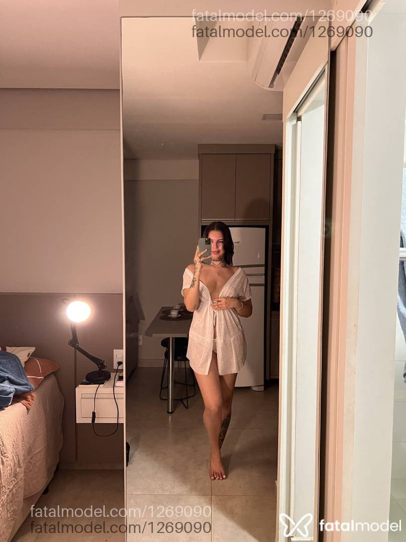 Acompanhante mulher morena (o) de olhos castanhos - Safira